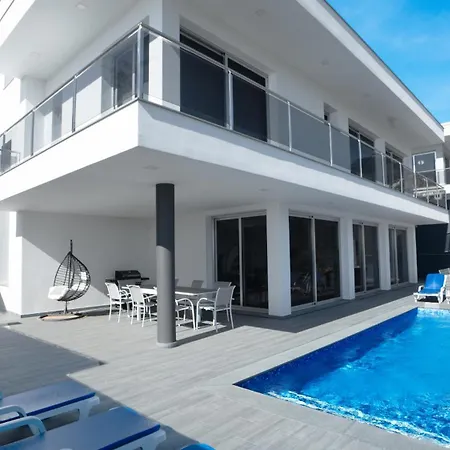 Oceanica By Lovelystay *