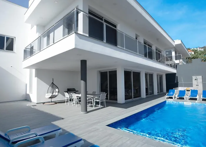 Oceanica By Lovelystay *