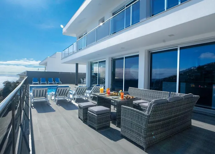 Oceanica By Lovelystay